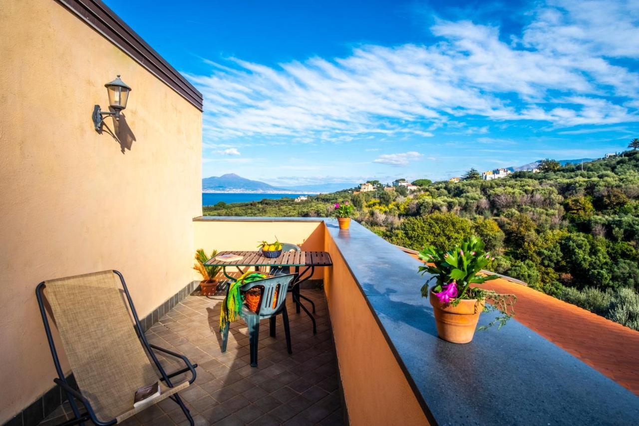 Villa Rosmary - Sorrento Coast - Gulf Of Naples View Exterior foto